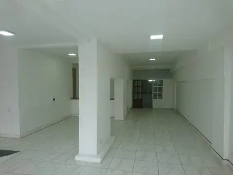 Local en Alquiler en La Perla Norte, $ 1.500.000
