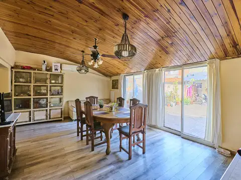 Casa en Venta con 1 cochera