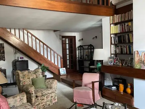 Confort y ubicación: Casa de 3 Dormitorios en zona semicéntrica