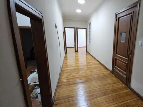 Alquiler Piso/oficina en Av.Colon casi General paz