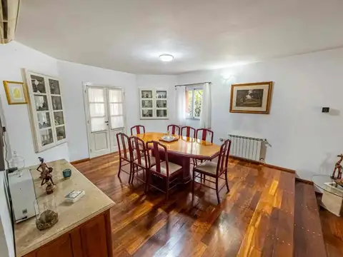 Casa 6 ambientes con 3 baños
