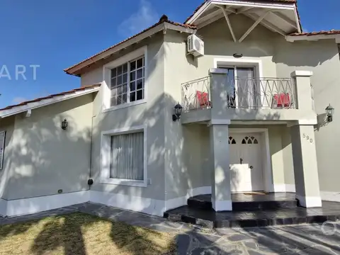 Excelente Casa en Country Banco Provincia