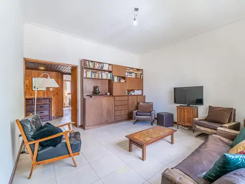 Casa 6 ambientes con 3 baños