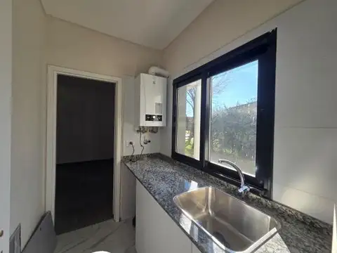 Casa en Alquiler con 1 cochera