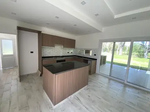 Venta casa 4 ambientes a estrenar Santa Irene, Lujan
