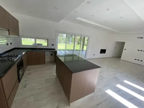 Venta casa 4 ambientes a estrenar Santa Irene, Lujan
