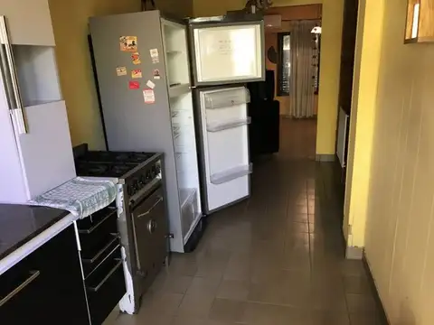 CASA AMERICANA EN UNA PLANTA MUY SOLIDA ZONA COLEGIO WARD, VILLA SARMIENTO