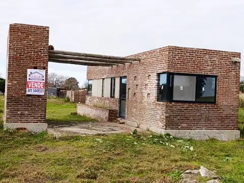 EXCELENTE OPORTUNIDAD- CASA CON TERRENO EN VENTA- La Vanguardia