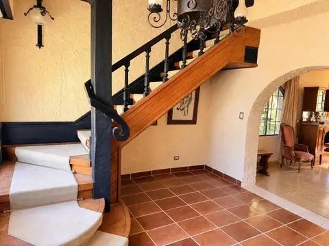 Casa en venta - Ubicada sobre importante avenida en Rada Tilly