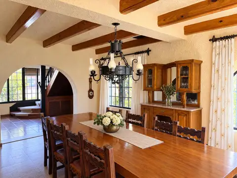 Casa en venta - Ubicada sobre importante avenida en Rada Tilly