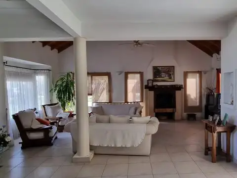 CASA EN VENTA CAMPANA