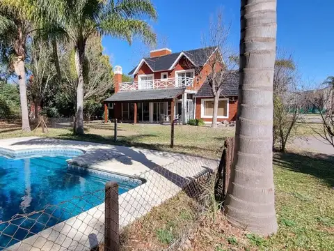 Casa 5 ambientes con 3 baños