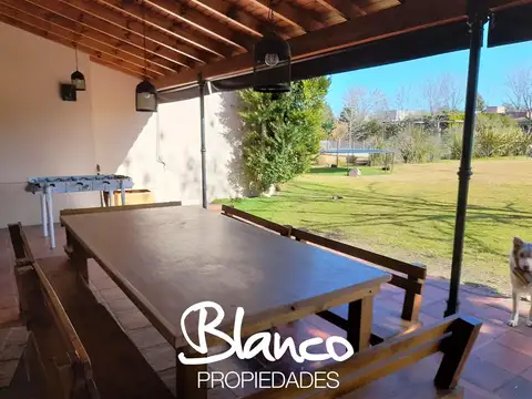 Casa en Alquiler Temporal con 2 cocheras