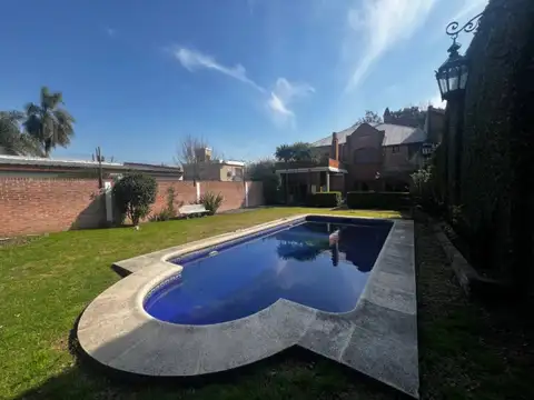 Venta Casa Chalet Parrilla Pileta Permuta Apto Credito