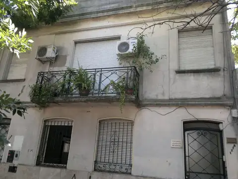 CASA EN VENTA RECICLAR O EDIFICAR ABASTO