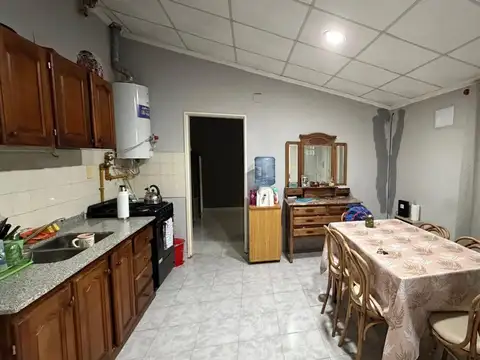 Casa 6 ambientes con 1 baño