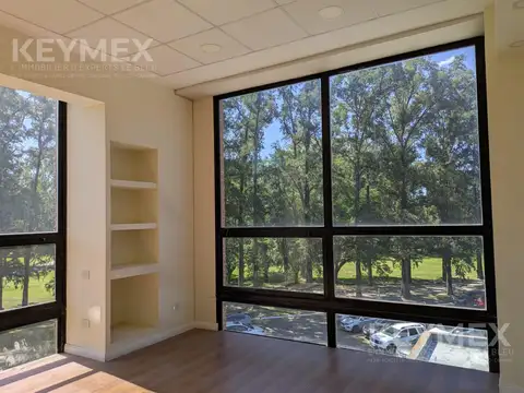 Alquiler Oficina Premium 87m² - 3 Despachos   Área de Coworking - Vistas al Campus Austral