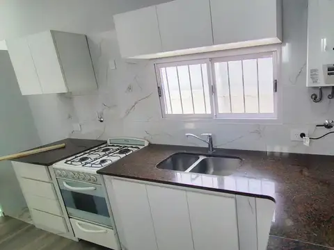 Berutti 1000, Piso PB