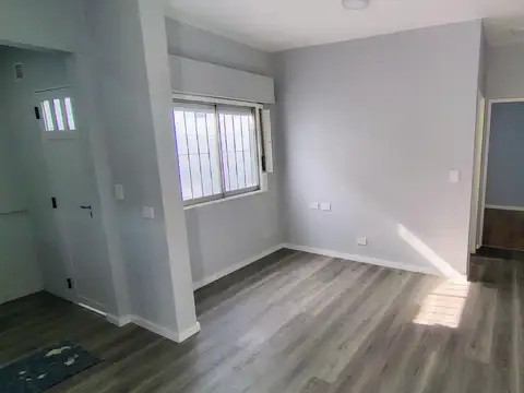 Depto Tipo Casa en Venta 50 años