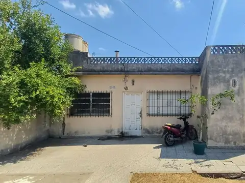 CASA S/ LOTE DE 410MT2 A REFAC - USD57000 Y CUOTAS