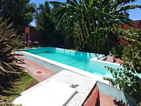 Casa con Parque y Pileta