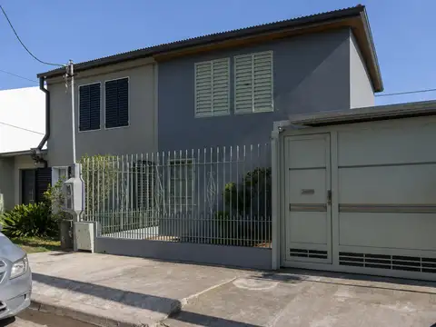Casa de 4 dormitorios en venta, la plata, quincho