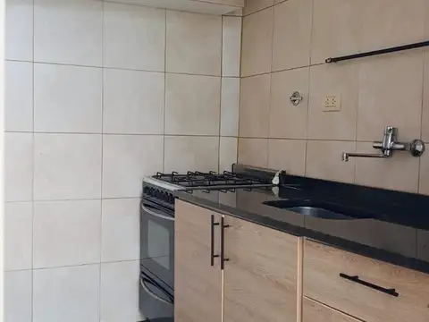 Depto Tipo Casa en Alquiler de 4 ambientes