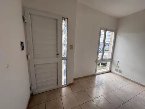 Casa 2 ambientes con 1 baño