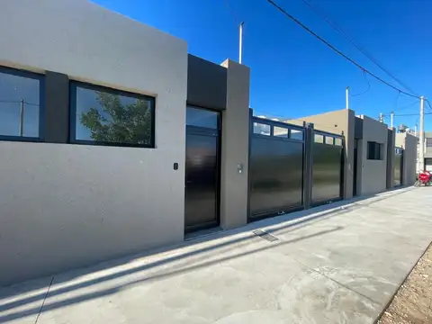 VENTA/CASA PH/1 DORMIT/ PATIO/COCHERA/PB