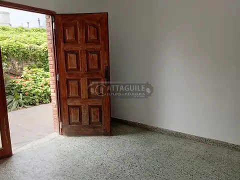 Depto Tipo Casa en Alquiler en Merlo, $ 650.000