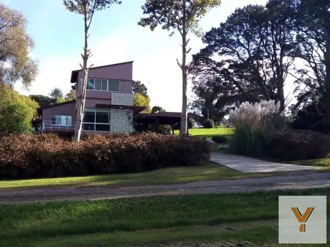 Casa en venta - 3 Dormitorios 2 Baños - 605Mts2 - Sierra de Los Padres