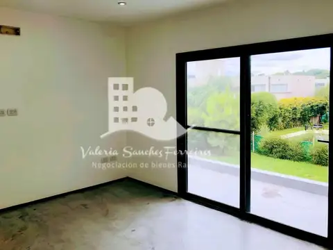 Casa a la venta en barrio cerrado Las Golondrinas, Hudson.