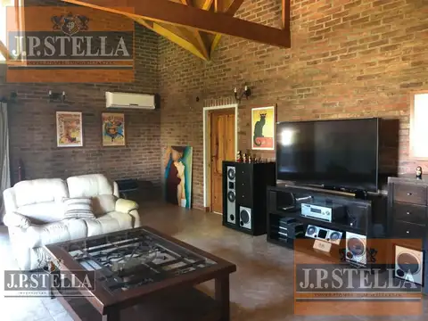 Casa 6 ambientes - Quincho - Pileta - Casa de Caseros- Villa Luzuriaga
