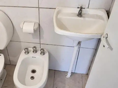 Casa 6 ambientes con 4 baños