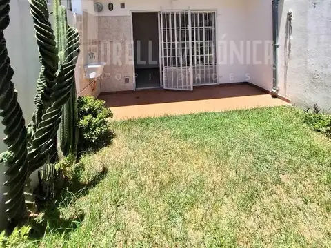 Depto Tipo Casa en Venta con 1 cocheras