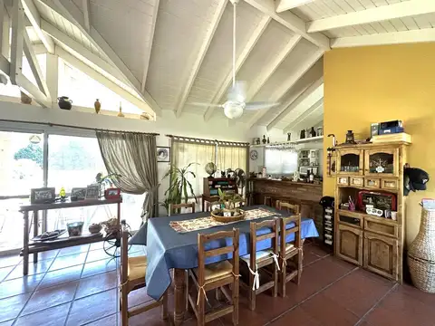 Casa 3 ambientes con 2 baños