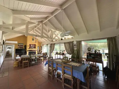 Casa, dos dormitorios, pileta, Barrio Los Raigales, Roldan.