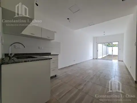 2 ambientes con patio, parque propio - Lomas De Zamora