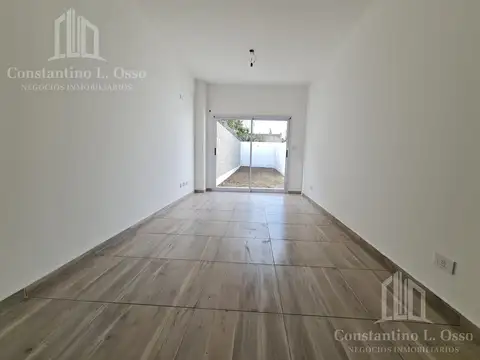 2 ambientes con patio, parque propio - Lomas De Zamora