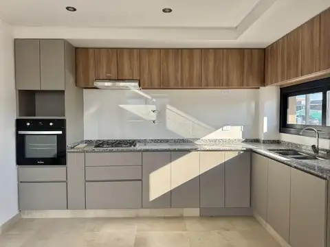Departamento en Alquiler en Coquimbito, $ 750.000
