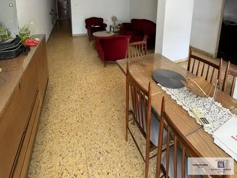 Departamento 6 ambientes con 2 baños