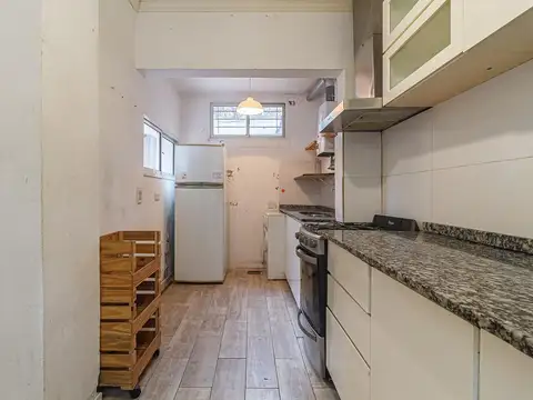 PH TRES AMBIENTES RECICLADO CON PATIO   