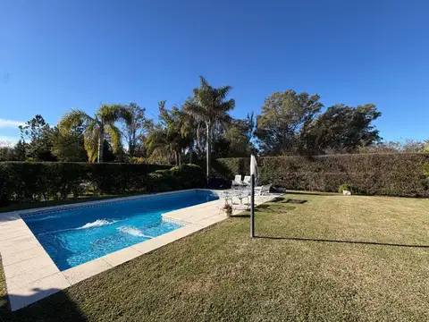 Casa en Venta con 2 cocheras