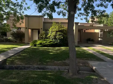 Venta de exclusiva propiedad de lujo en el Barrio Pueyrredon, Chacras de Coria, Luján de Cuyo.