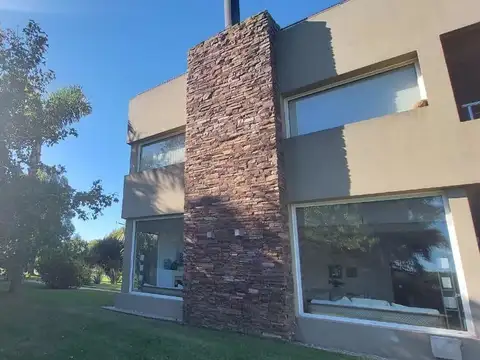 Casa en Venta en Delta del Tigre, USD 690.000