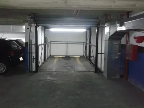 Cochera en Venta con acceso Ascensor
