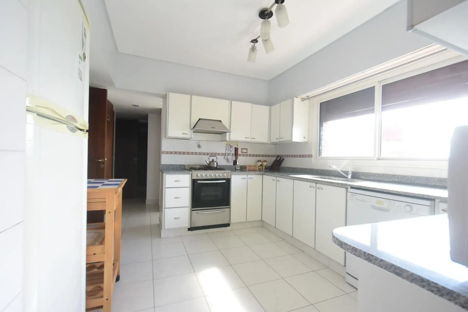 Depto 5 amb, 118m² con cochera y balcón corrido — Punta Mogotes