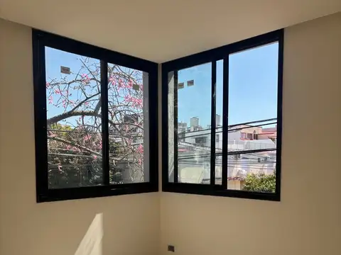 Depto Tipo Casa 4 ambientes con 3 baños