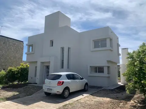 Av. Dr. Honorio Pueyrredón al 5000 100