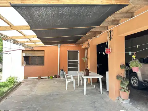 Casa 3 ambientes con 2 baños